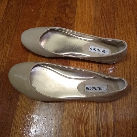 "Pea-Heaven" Nude Steve Madden Flats - Picture 2 of 2